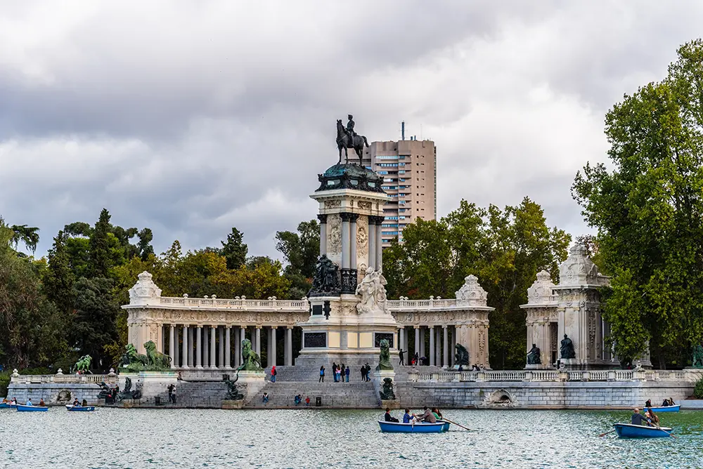 AMCH Hospedaje apartamentos vacacionales cerca del Parque del Retiro de Madrid
