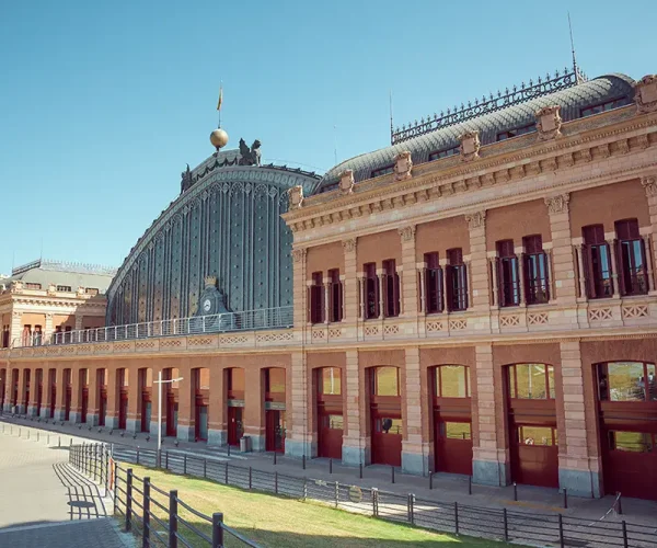 AMCH Hospedaje ofrece apartamentos vacacionales en Madrid Centro Alojamiento turístico cerca de Atocha